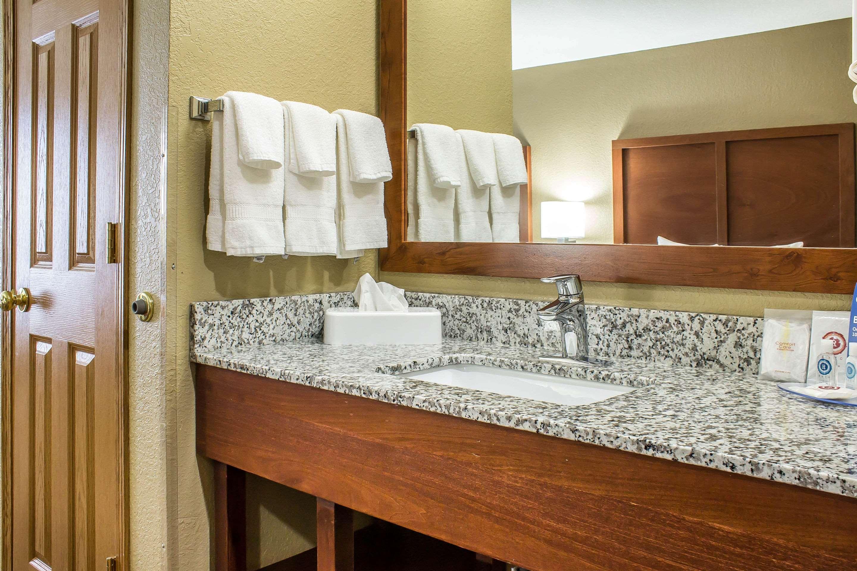 Comfort Inn & Suites Cedar Rapids North - Collins Road Luaran gambar